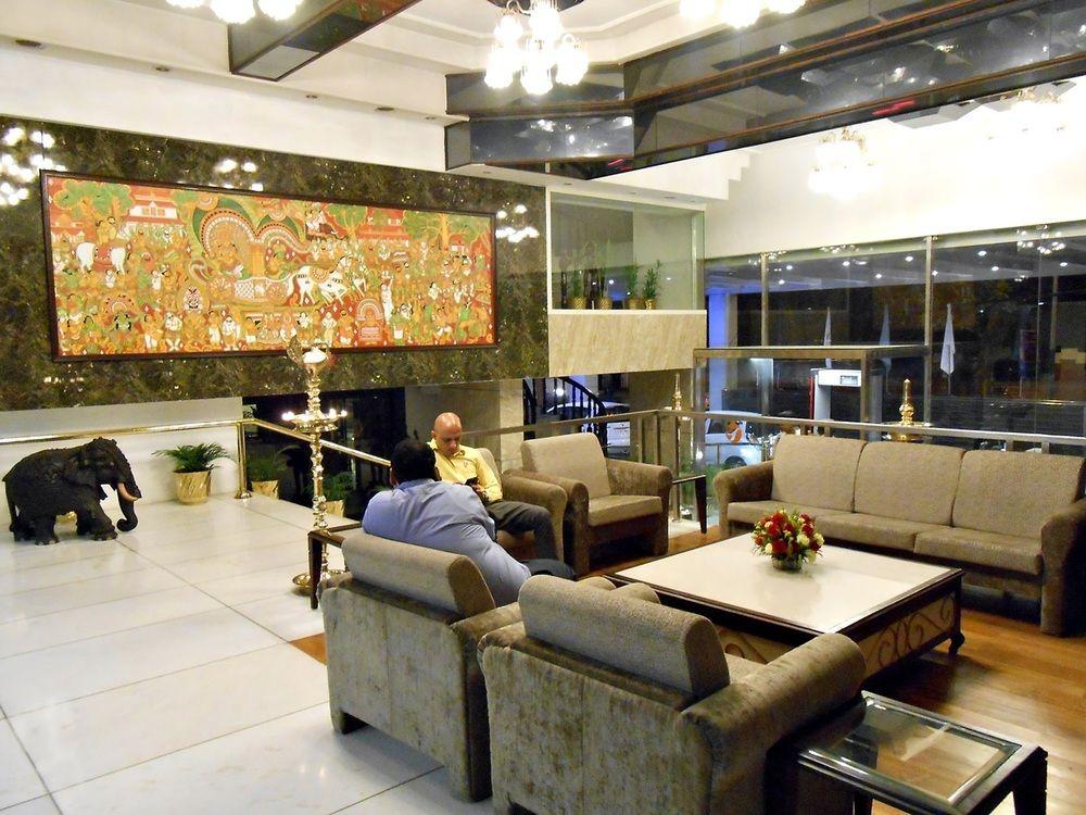 The South Park Hotel Thiruvananthapuram Exterior foto
